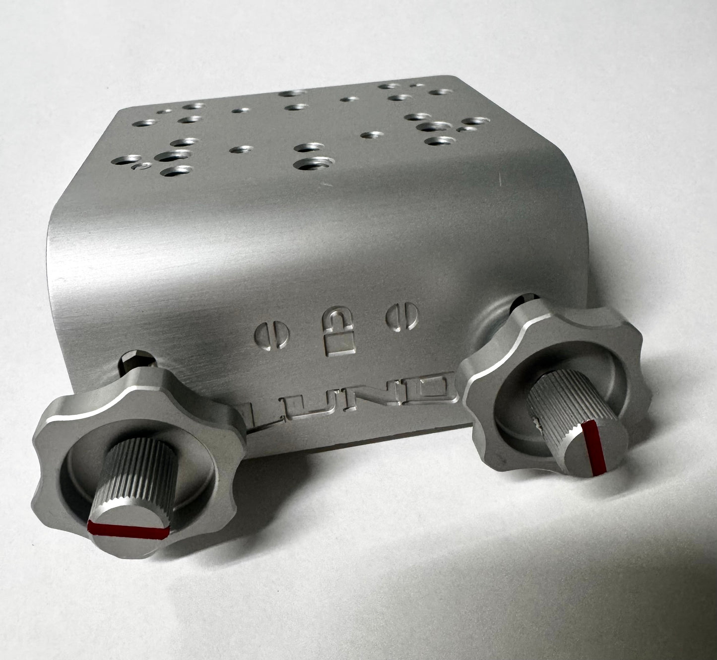 Lund Heavy Duty Straight SportTrak  Bracket