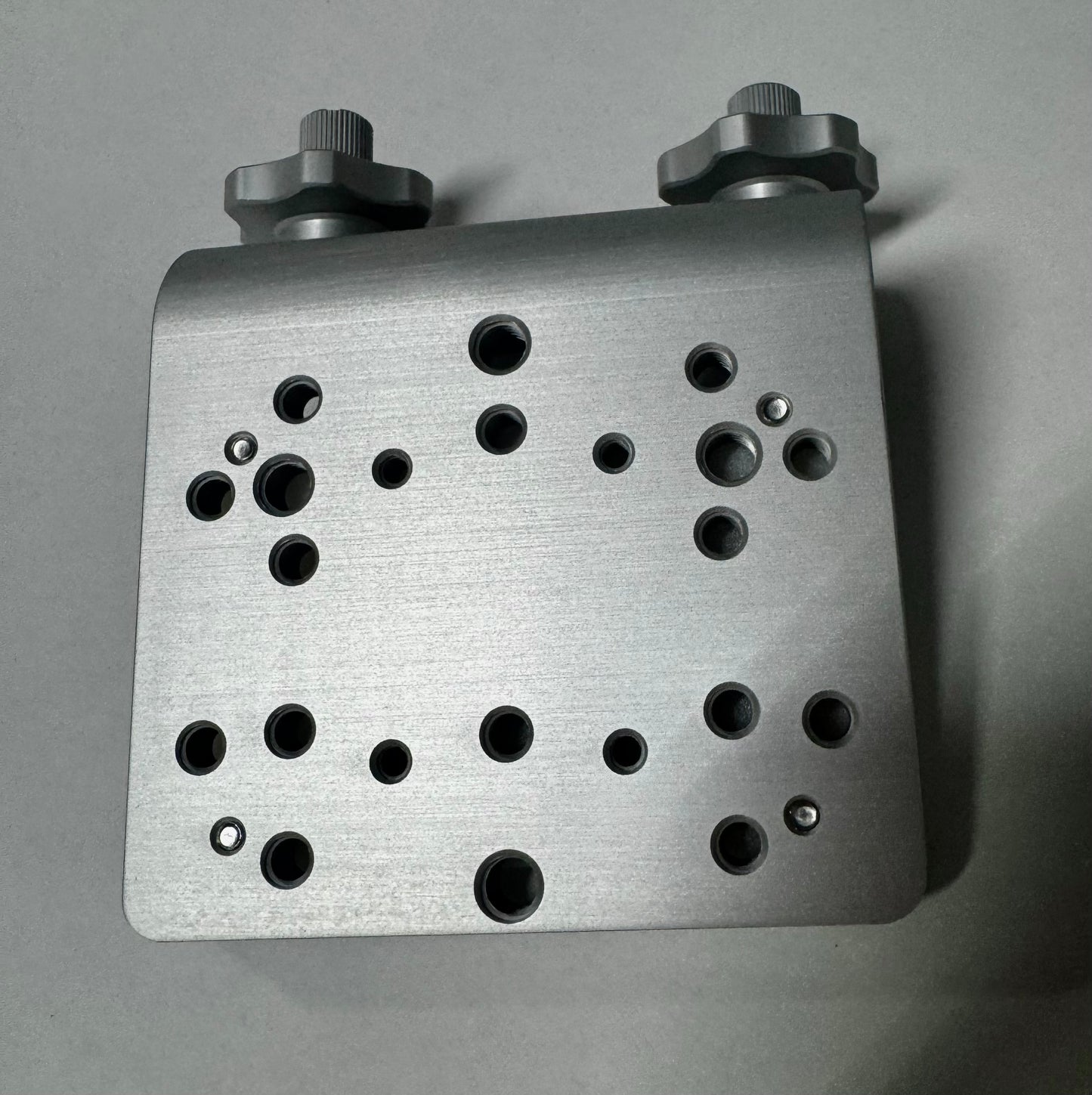 Lund Heavy Duty Straight SportTrak  Bracket