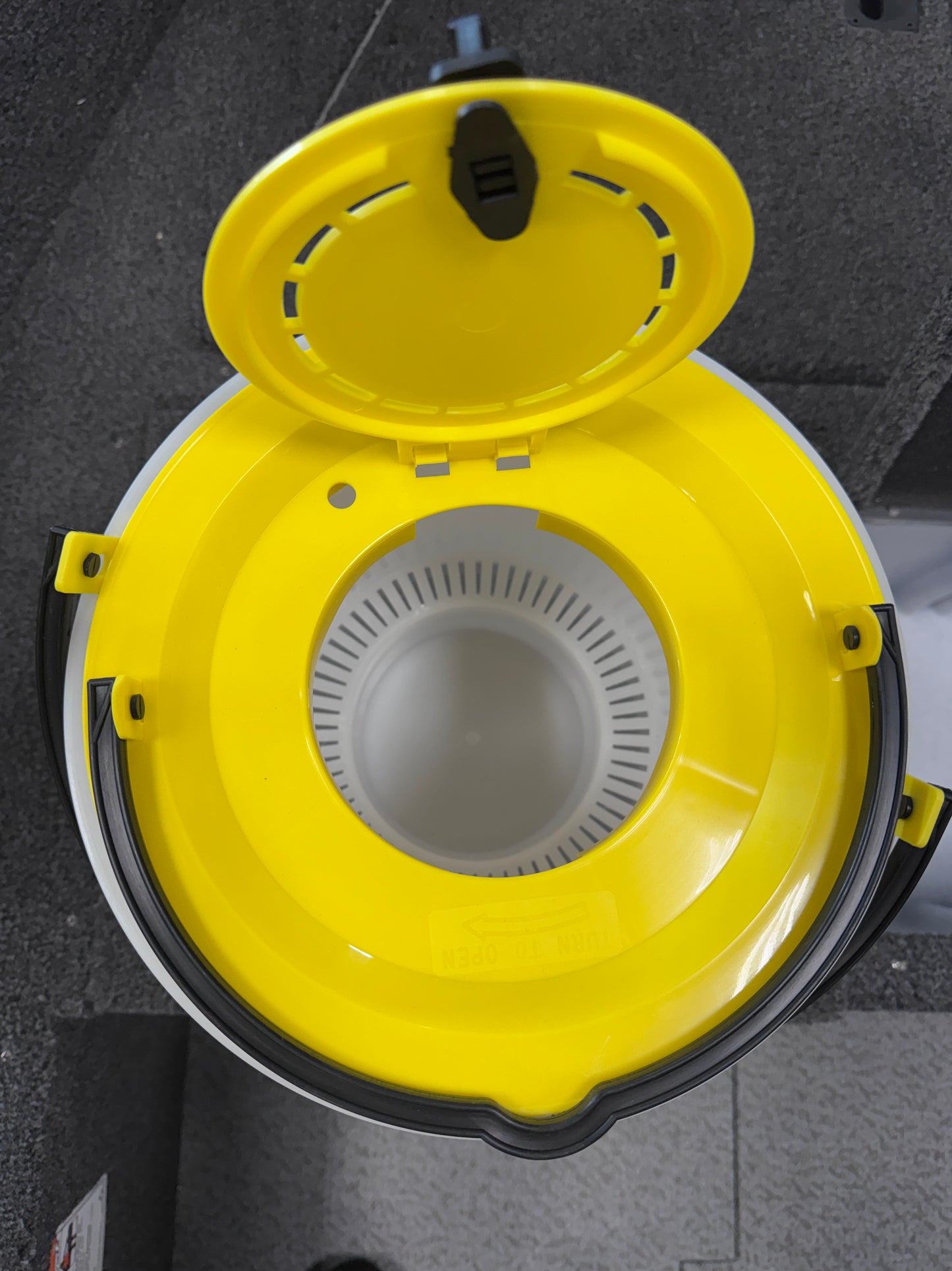 Livewell Drop In Bait Bucket