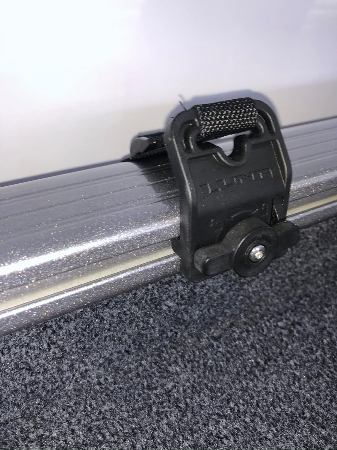 Lund Boat Nylon SportTrak Fender / Bumper Hanger Twist Lock